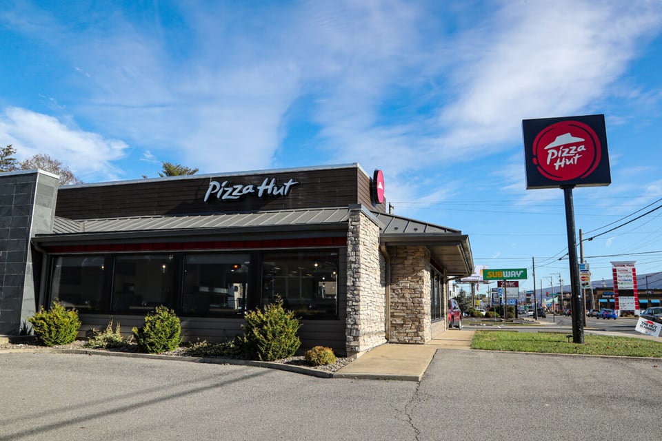 Mala noticia, Pizza Hut se declara en bancarrota y confirma cierre masivo de tiendas