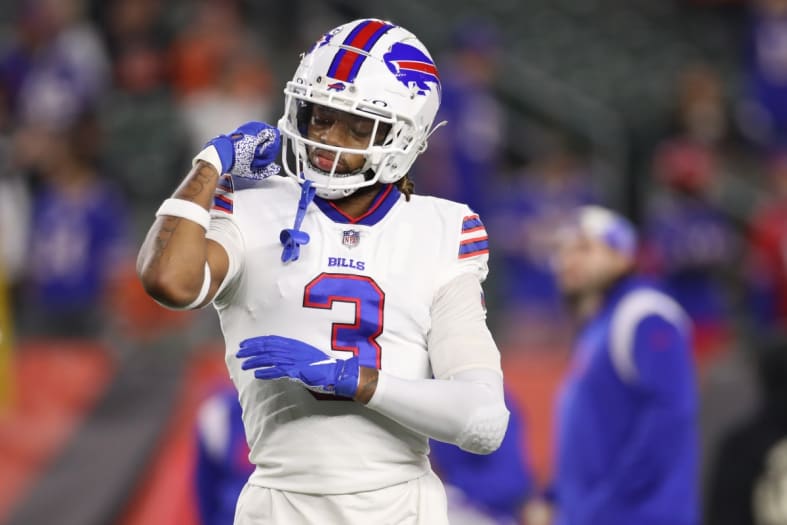 Damar Hamlin is awake and doctors give an update on his condition (PHOTOS)
