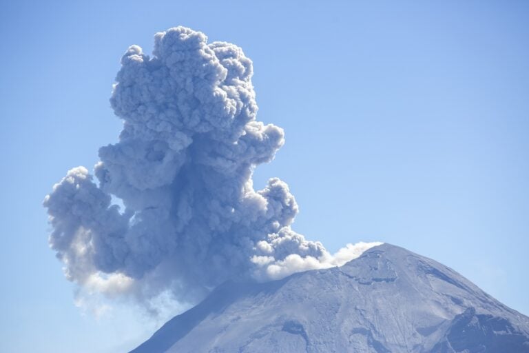 Toman drástica decisión por actividad del Popocatépetl