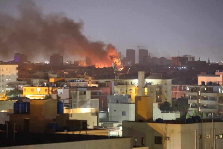 Realizan cese al fuego en medio del levantamiento armado en Sudán