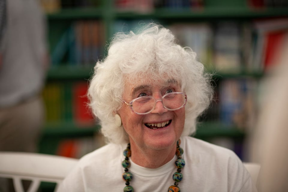 Jan Morris, author, lesbian, pride, books, MundoNOW