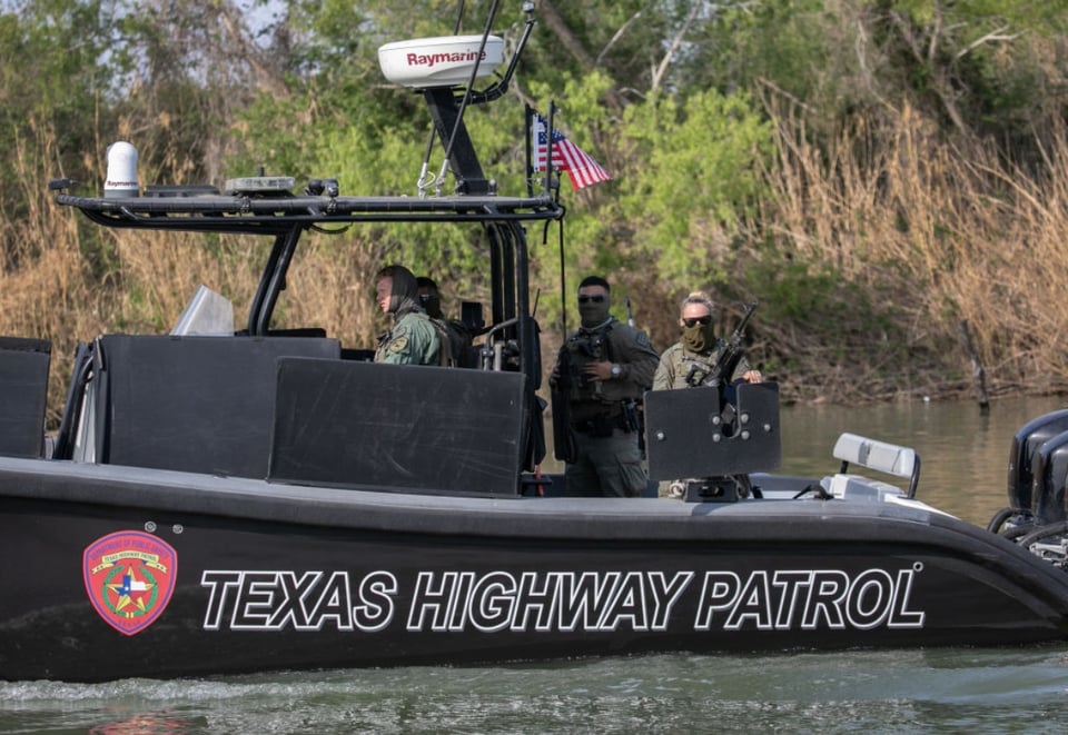 Contrabandistas reclutan a adolescentes en redes sociales para trasladar a migrantes dentro de Texas
