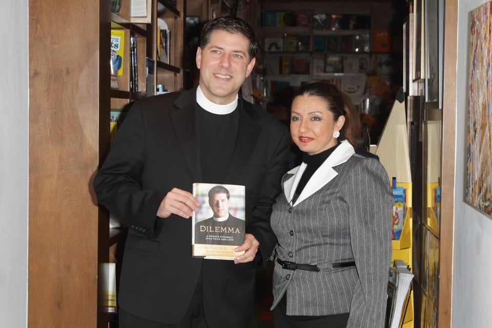 Father Alberto Cutié shares an unpublished photo of his wedding day