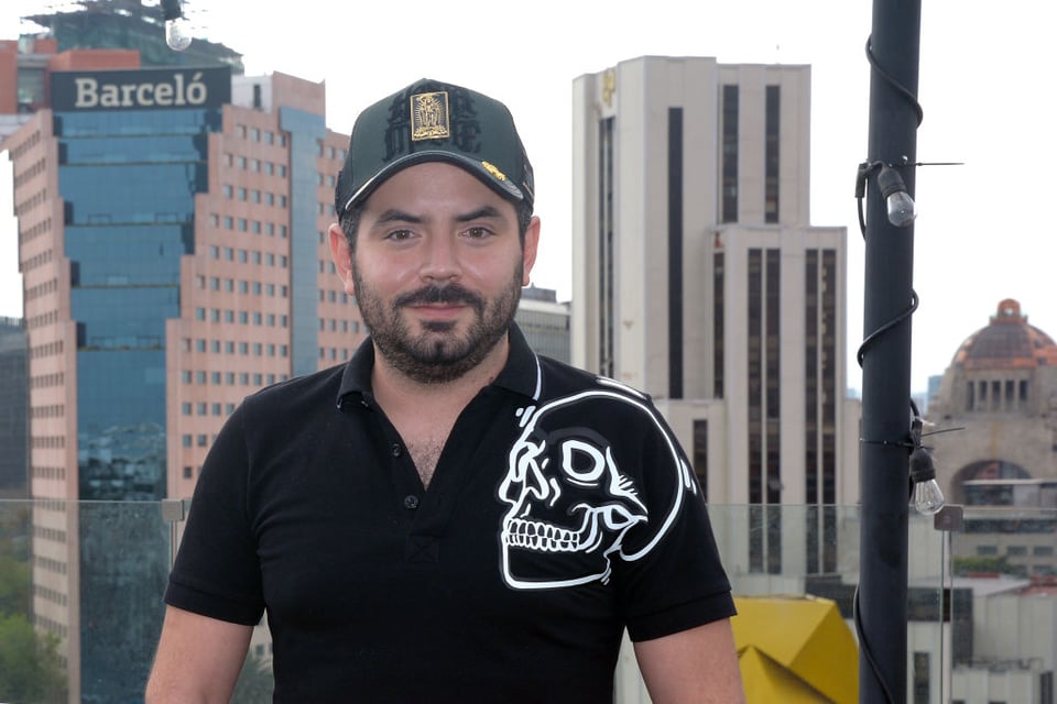 José Eduardo Derbez revela que su familia le ‘oculta’ todo (VIDEO)