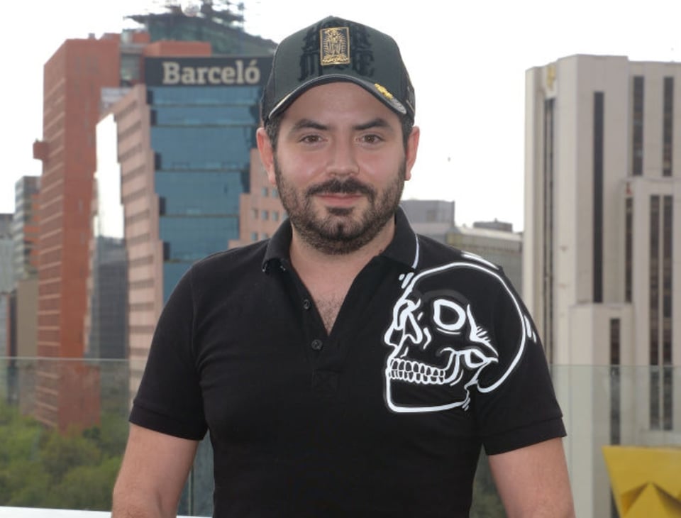 José Eduardo Derbez se pronuncia tras la muerte de su amigo Julián Figueroa (VIDEO) featured image
