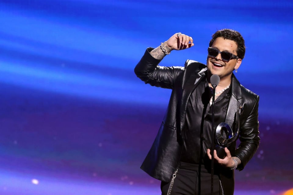 ¡Este es el lujoso automóvil que acaba de adquirir Christian Nodal!