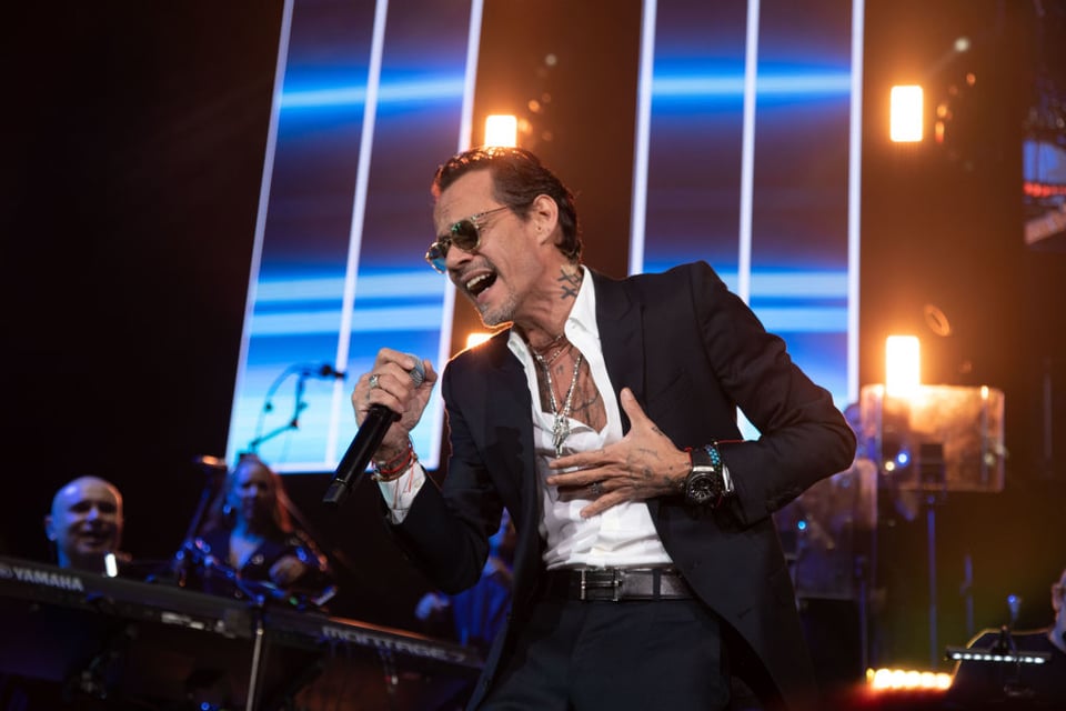 Marc Anthony Maluma escenario