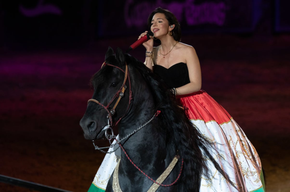 ¿Ángela Aguilar manda indirecta?; Está dispuesta a seguir adelante con su vida