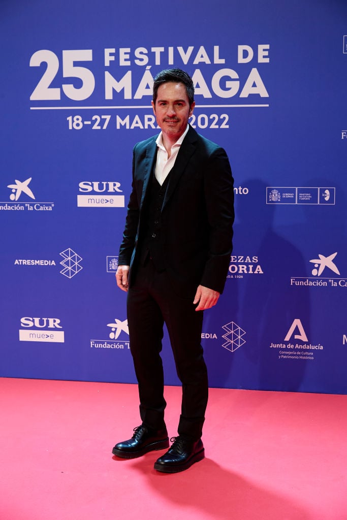 Mauricio Ochmann debuts as a singer