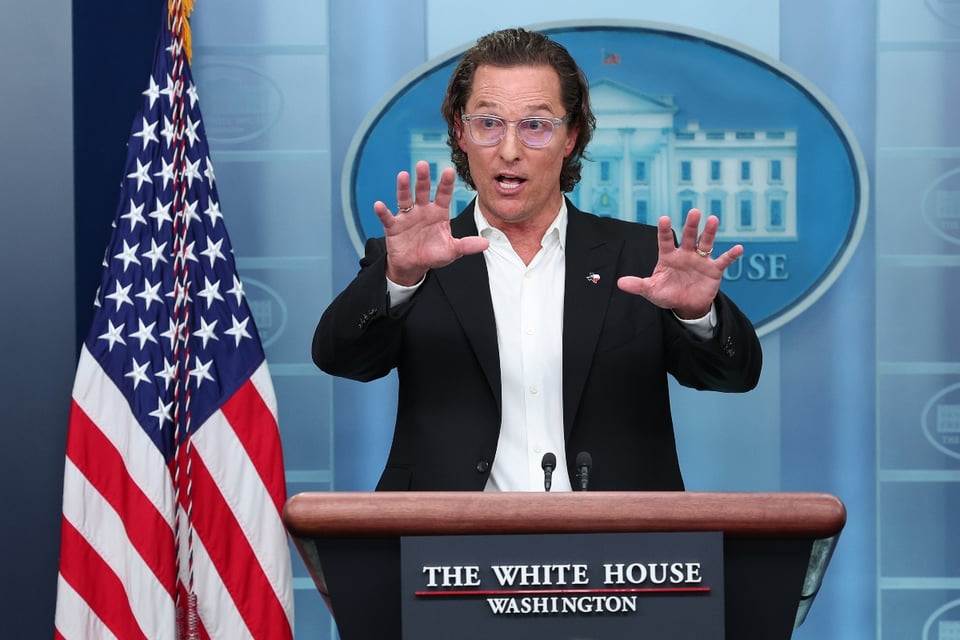 Matthew McConaughey se reúne en la Casa Blanca para hablar sobre el control de armas en Estados Unidos featured image
