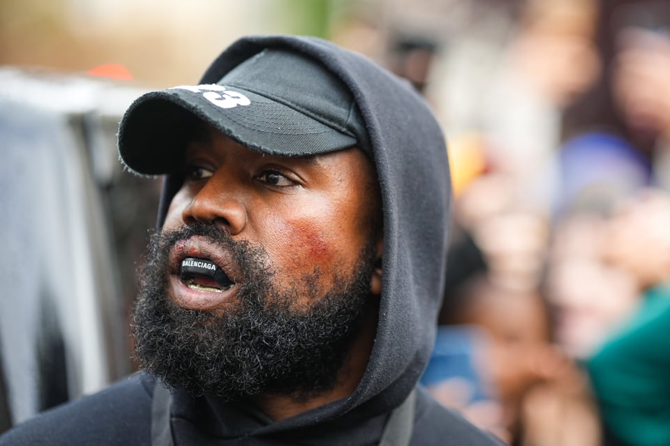 Kanye West comprará la plataforma de redes sociales Parler para no volver a ser 'silenciado'