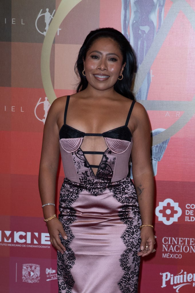 Yalitza Aparicio excéntrico vestido