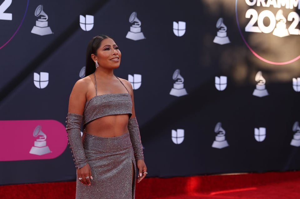 Yalitza Aparicio deslumbra a todos con su look en los Premios Latin Grammy (FOTOS)