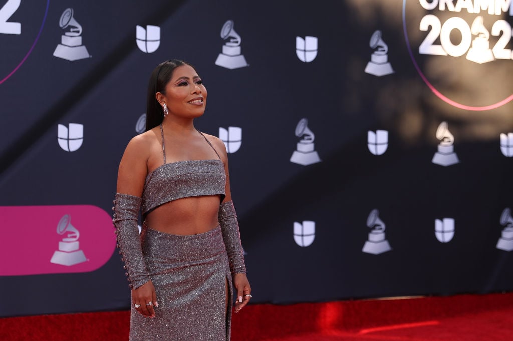 Yalitza Aparicio deslumbra a todos con su look en los Premios Latin Grammy (FOTOS)