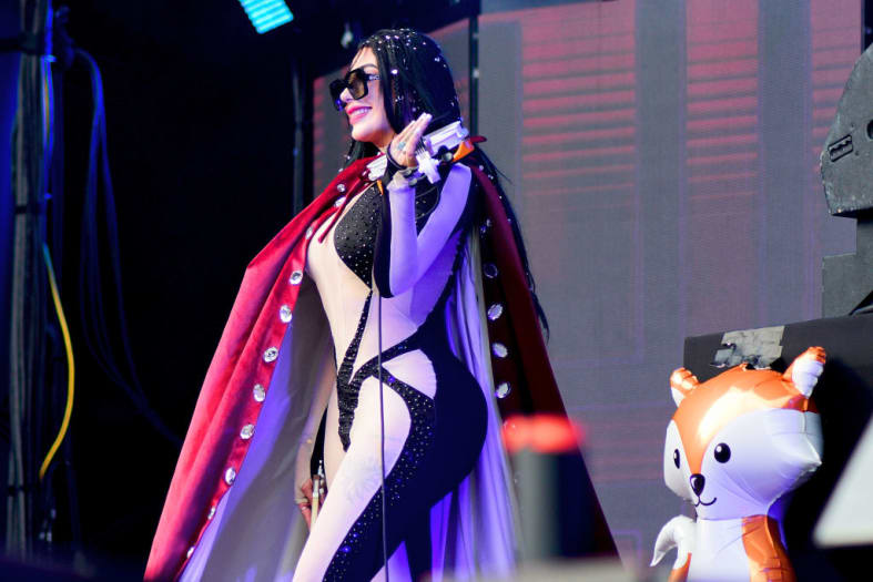 Singer Bellakath wants to perform at the next Super Bowl and is harshly criticized (PHOTOS)