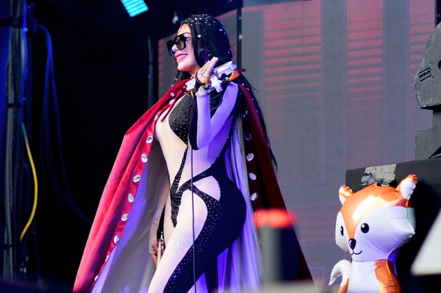 La cantante ‘Bellakath’ quiere cantar en el próximo Super Bowl y le llueven críticas (FOTOS)