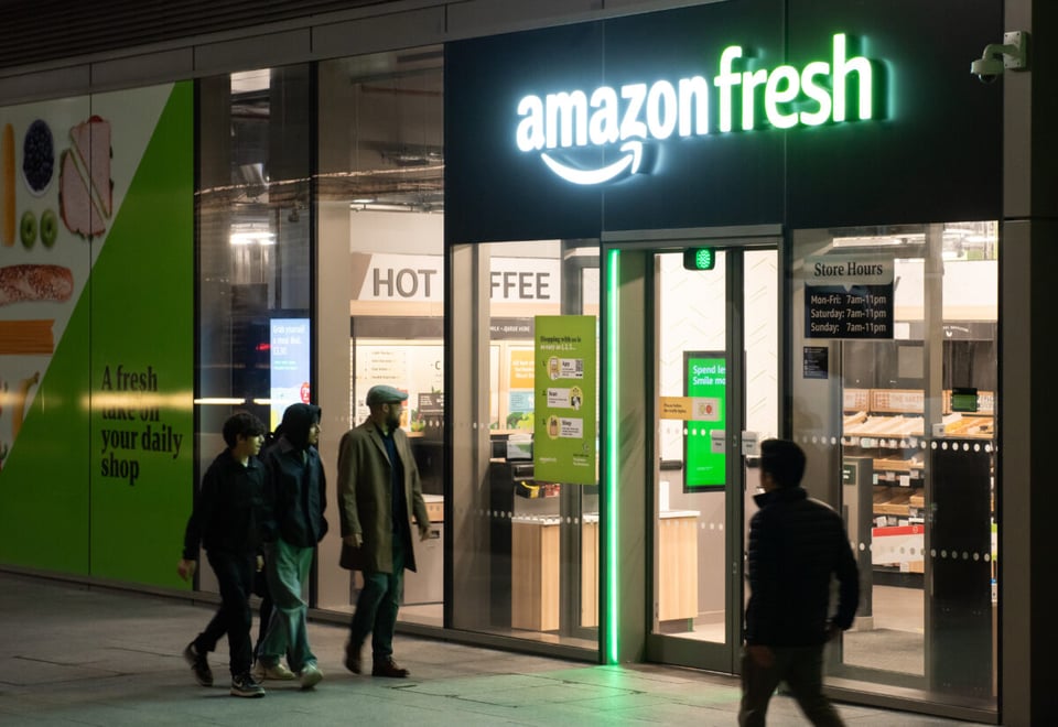 Amazon hace inesperado anuncio sobre sus tiendas 'Fresh'