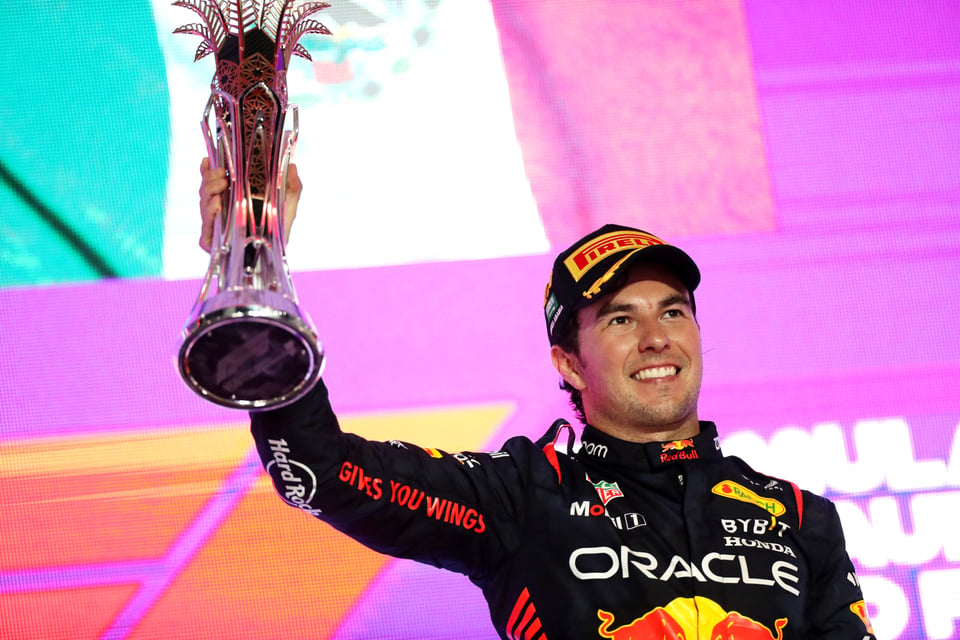 Checo Pérez se lleva el primer lugar en el Gran Premio de Arabia Saudita