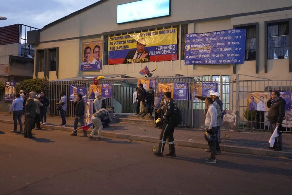 Edificio donde atacaron al candidato presidencial de Ecuador