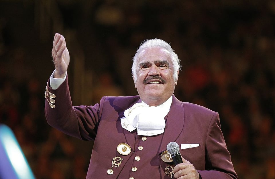 Nieta de Vicente Fernández confiesa sentir la presencia de su abuelo featured image
