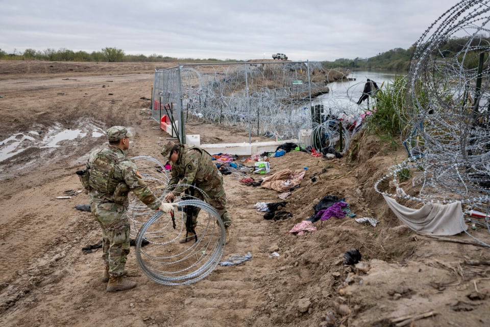 Gobierno de Biden, Corte Suprema, alambre de púas, frontera México-EE. UU