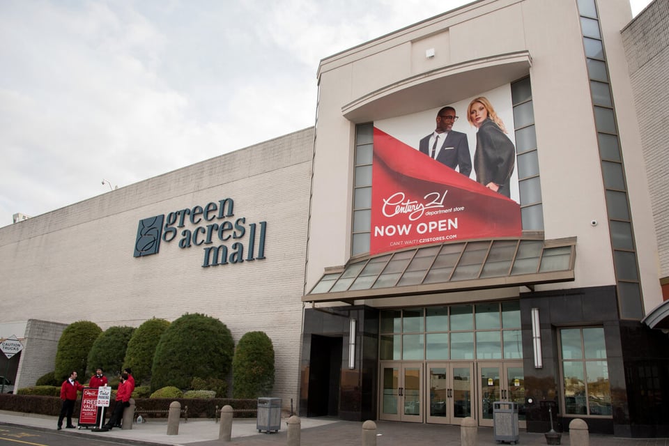 Valley Stream, Long Island, autoridades locales, informes de posibles disparos, centro comercial Green Acres