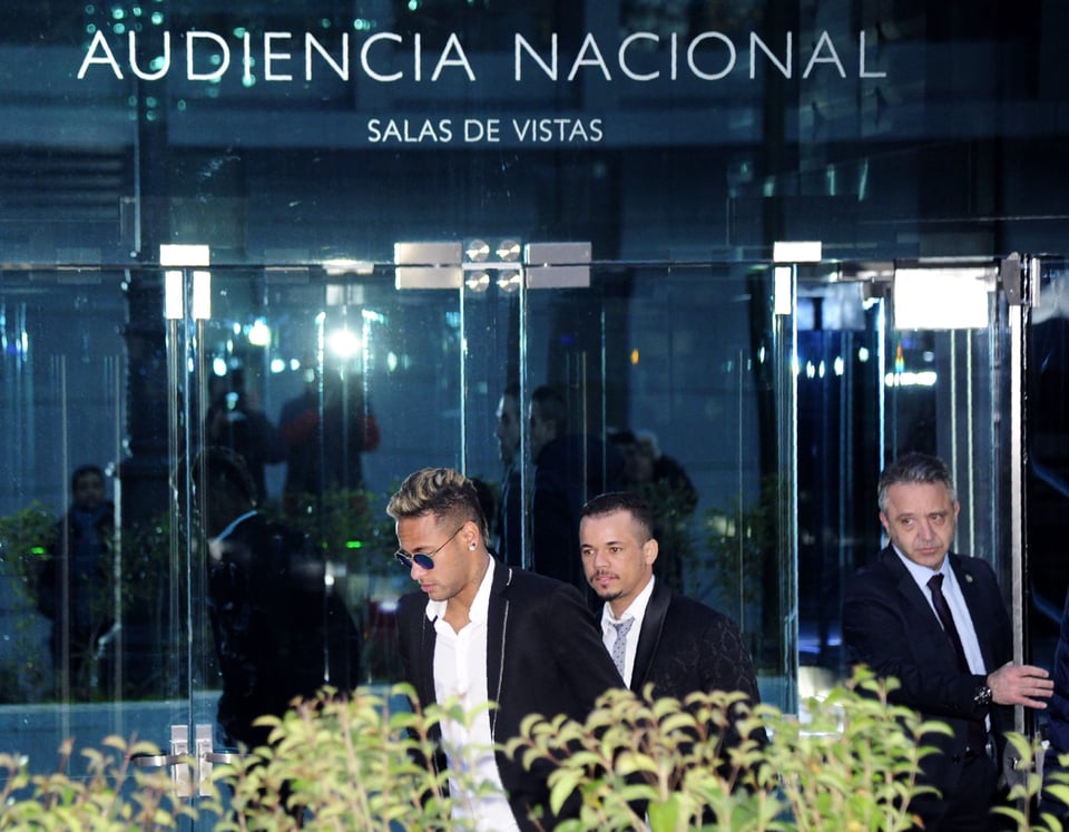 Neymar tendrá que comparecer a las audiencias