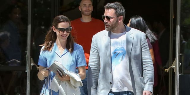 Jennifer Lopez’s husband Ben Affleck is caught with ex Jennifer Garner!  (PHOTOS)
