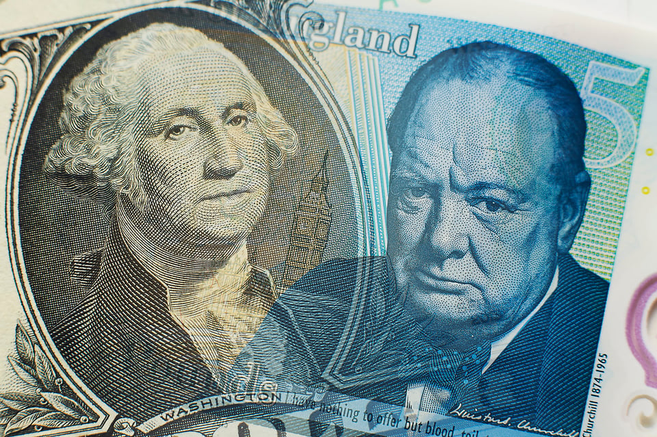 Libra esterlina toca histórico mínimo ante el dólar por nueva rebaja fiscal