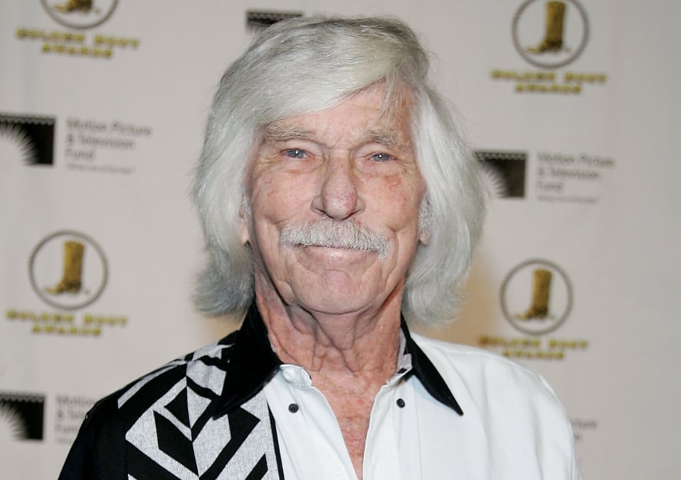 Muere el actor, LQ Jones quien apareció en «La Máscara del Zorro», a los 94 años