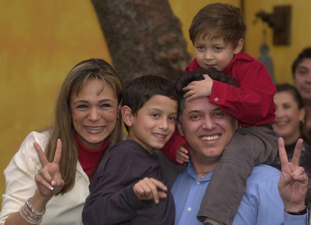 Brenda Bezares finally confirms whether Paco Stanley or Mario Bezares is her son’s father