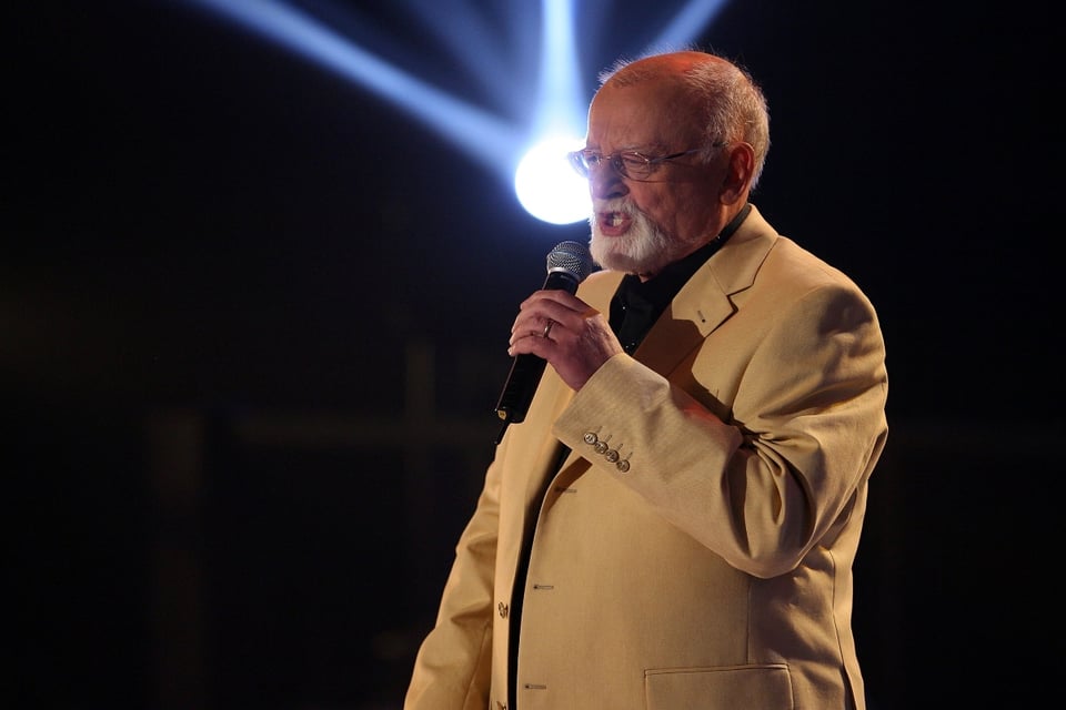 Muere, cantante, Roger Whittaker, folk, luto