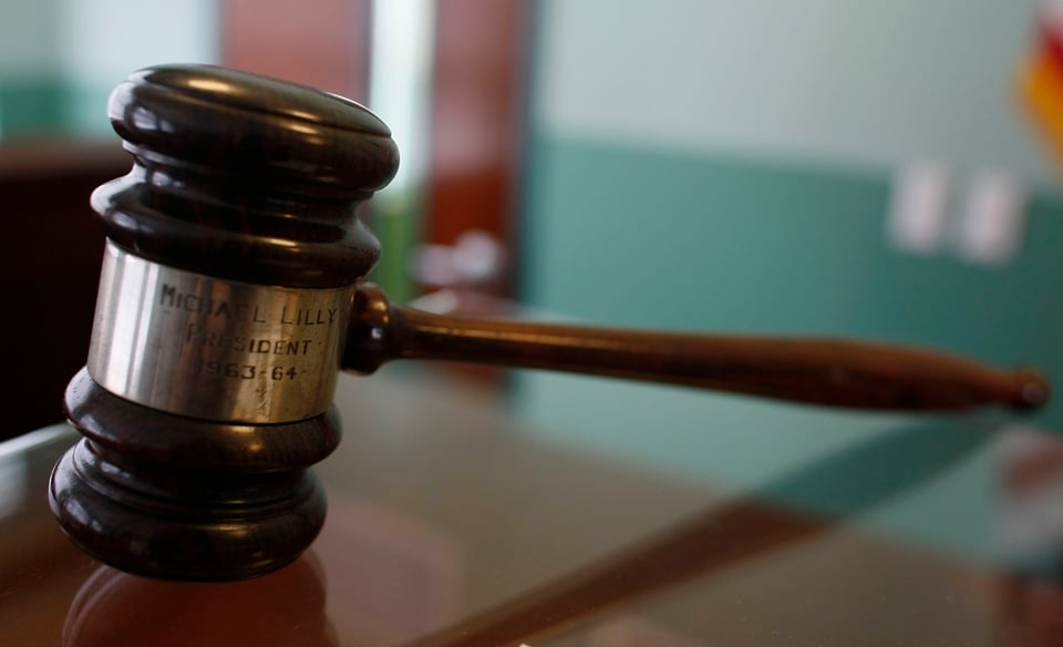 Hispano que mantuvo relación en línea con menor de edad sentenciado a 15 años