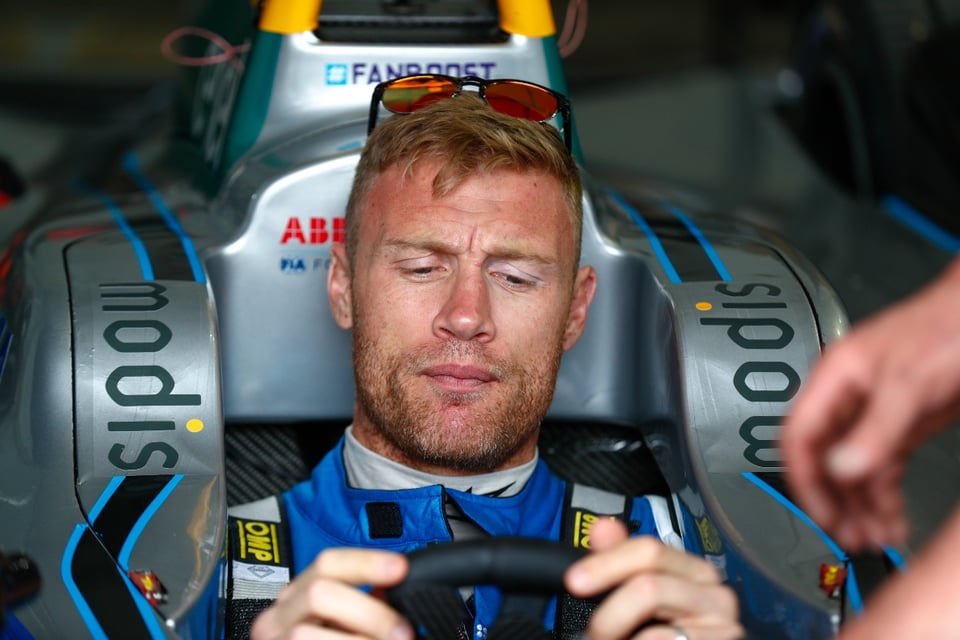 El presentador de Top Gear, Andrew ‘Freddie’ Flintoff, sufre accidente y fue trasladado al hospital
