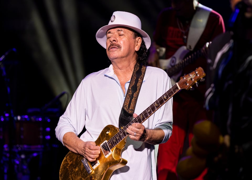 Carlos Santana, guitarist, musician, wealthiest Hispanic celebrities, mundonow