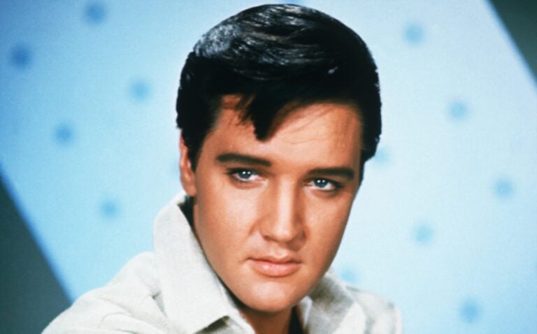 Muestran la foto del ataúd de Elvis Presley