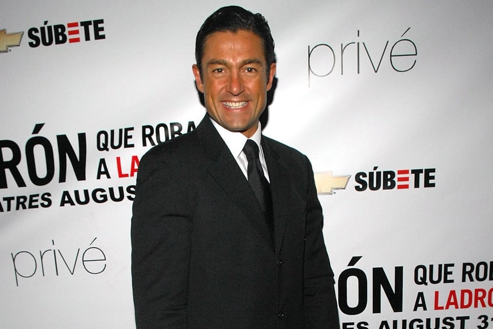 ¿Cuánto dinero tiene Fernando Colunga?