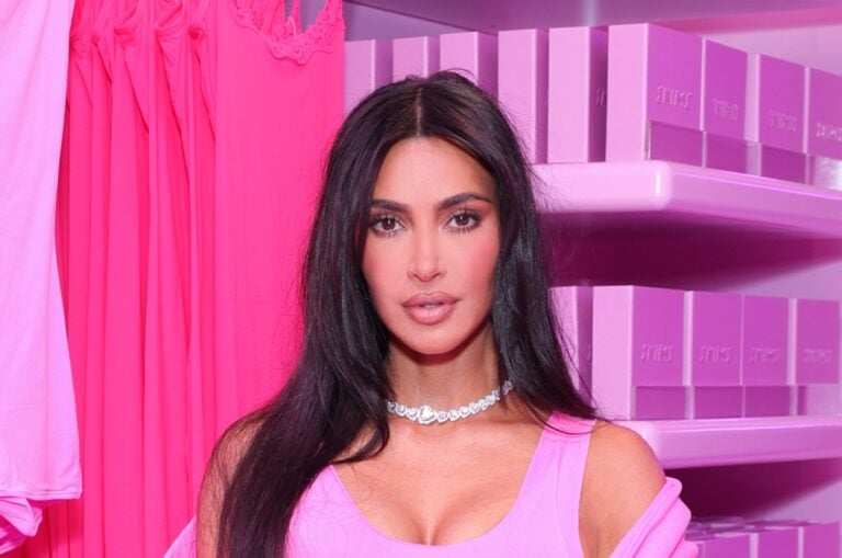Muere Christina Ashten Gourkani, influencer que tenía gran  parecido con Kim Kardashian a los 34 años