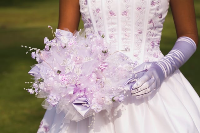 Quinceañera se vuelve viral por recibir sus regalos de la peor forma y tratar mal a sus invitados