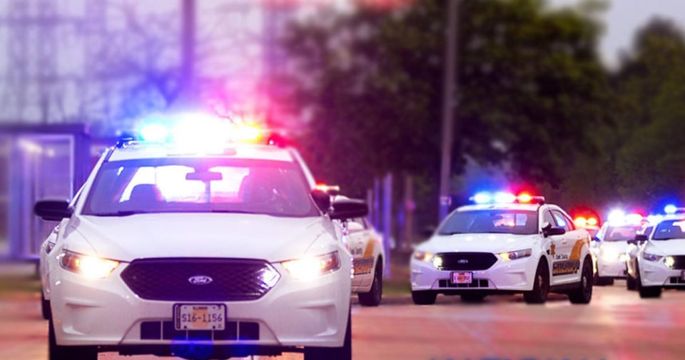 varias patrullas, múltiples patrullas, persecución, MundoNow, sirenas de policía