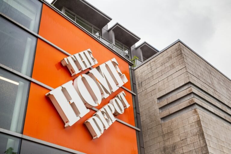 Empleado de Home Depot recibe un disparo tras enfrentarse a un presunto ladrón