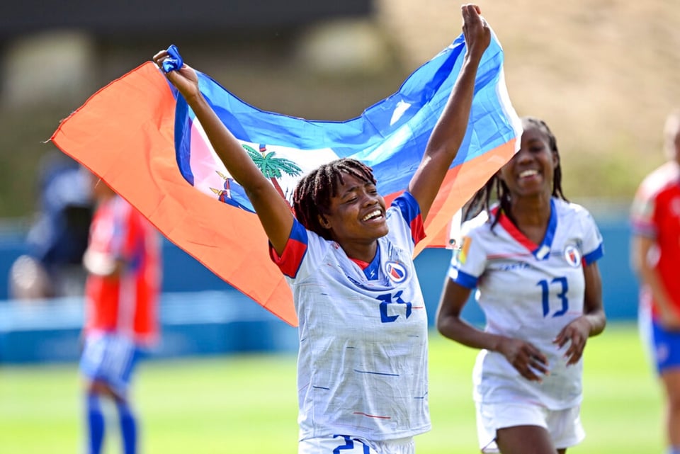 Haití vence a Chile y avanza a Mundial femenino de fútbol por primera vez