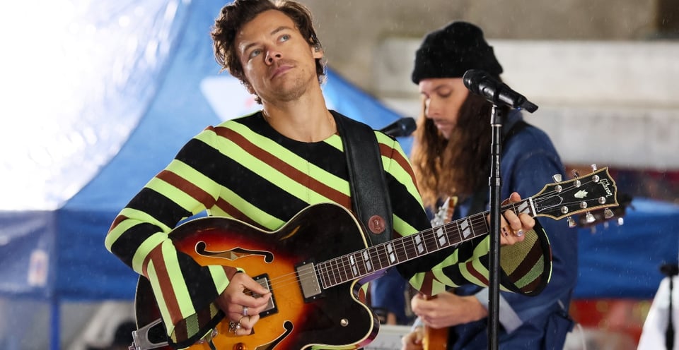 Harry Styles niega ‘escupitajo’ al actor Chris Pine (VIDEO) featured image