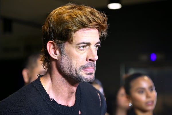 William Levy enseña a su hija a manejar, pero los critican por hablar inglés