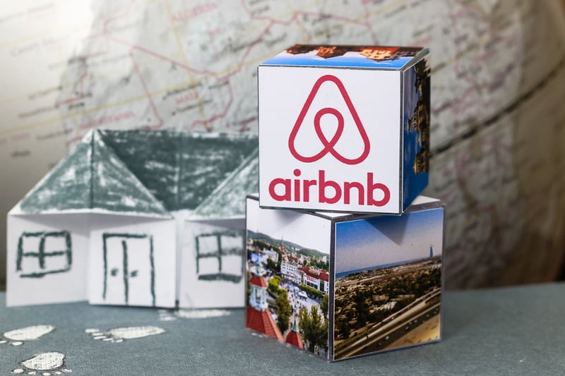 airbnb, host, vacation, lodging, MundoNOW