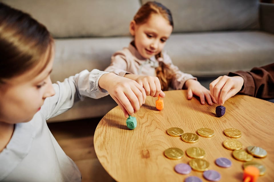 Dreidel, niños, juego, jugar, vacaciones