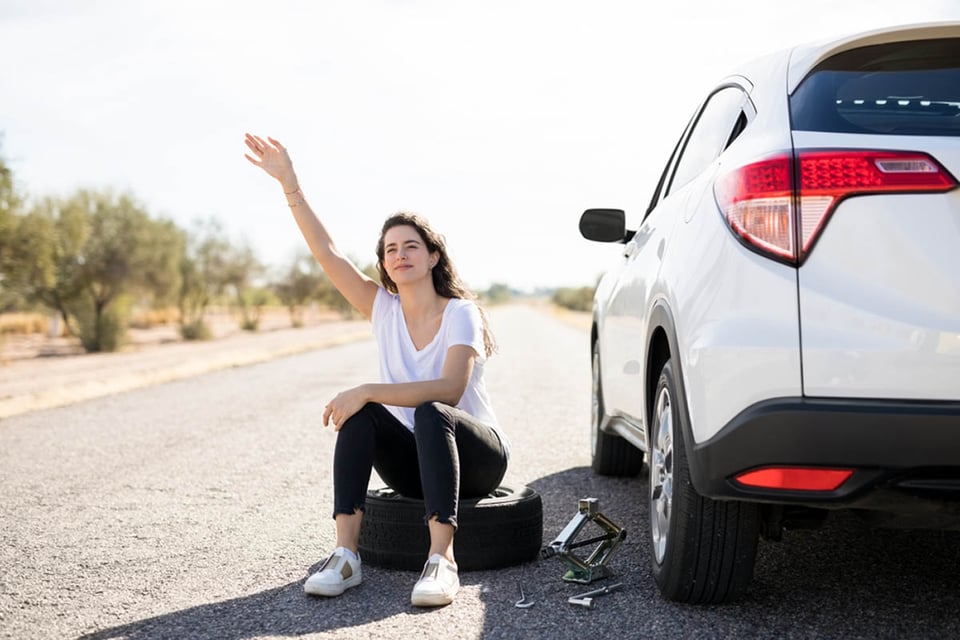 woman, road trip, repair