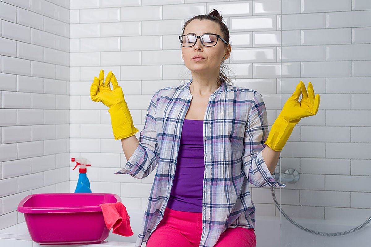 How to clean your shower and bathtub like a pro