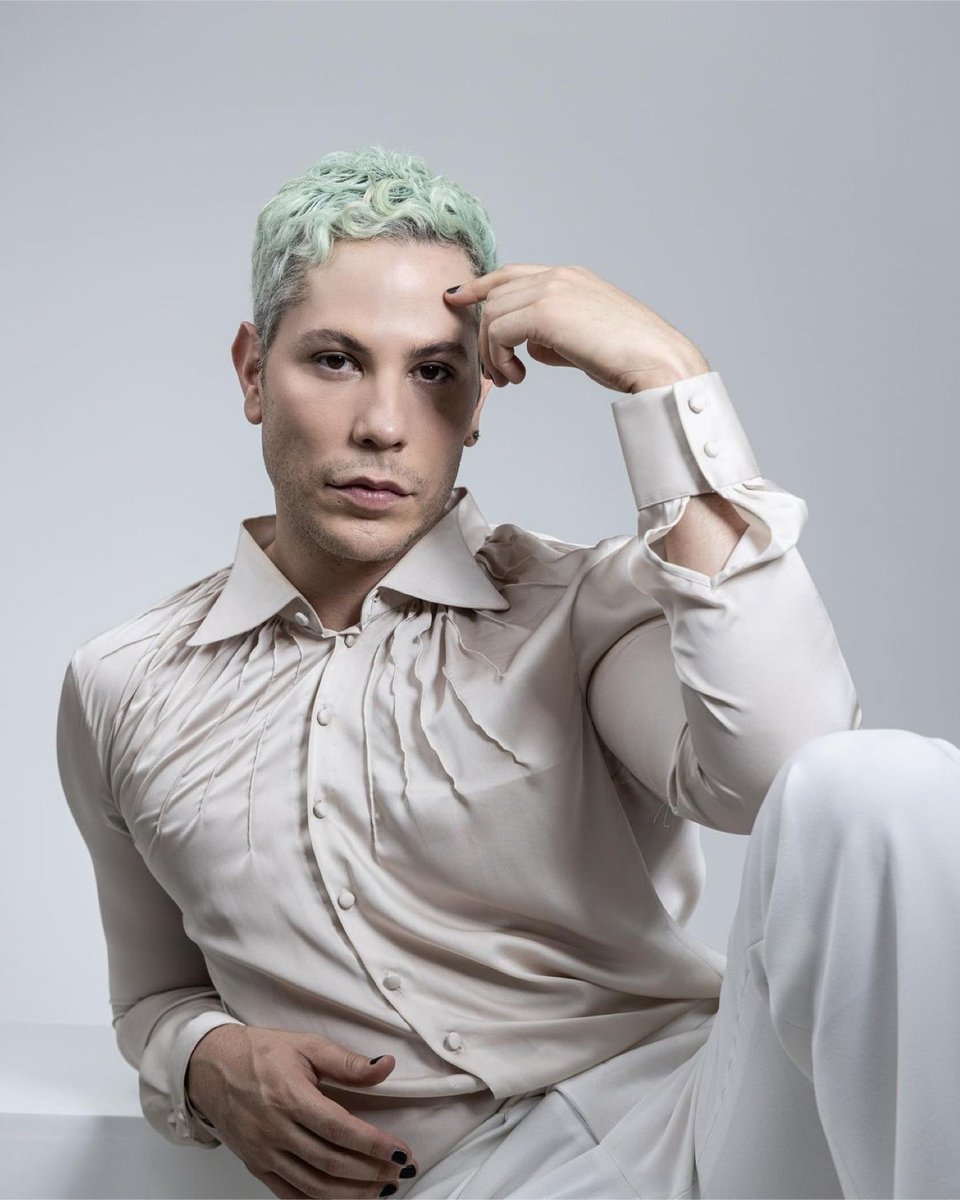 Christian Chávez, role, competition, dyed hair, model posing
