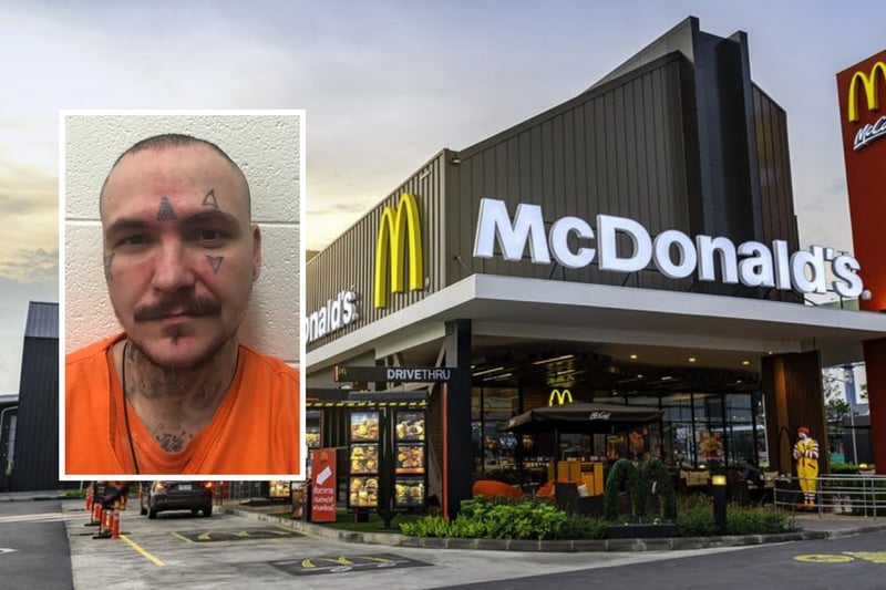 Empleado de McDonald’s ataca con un cuchillo a cliente